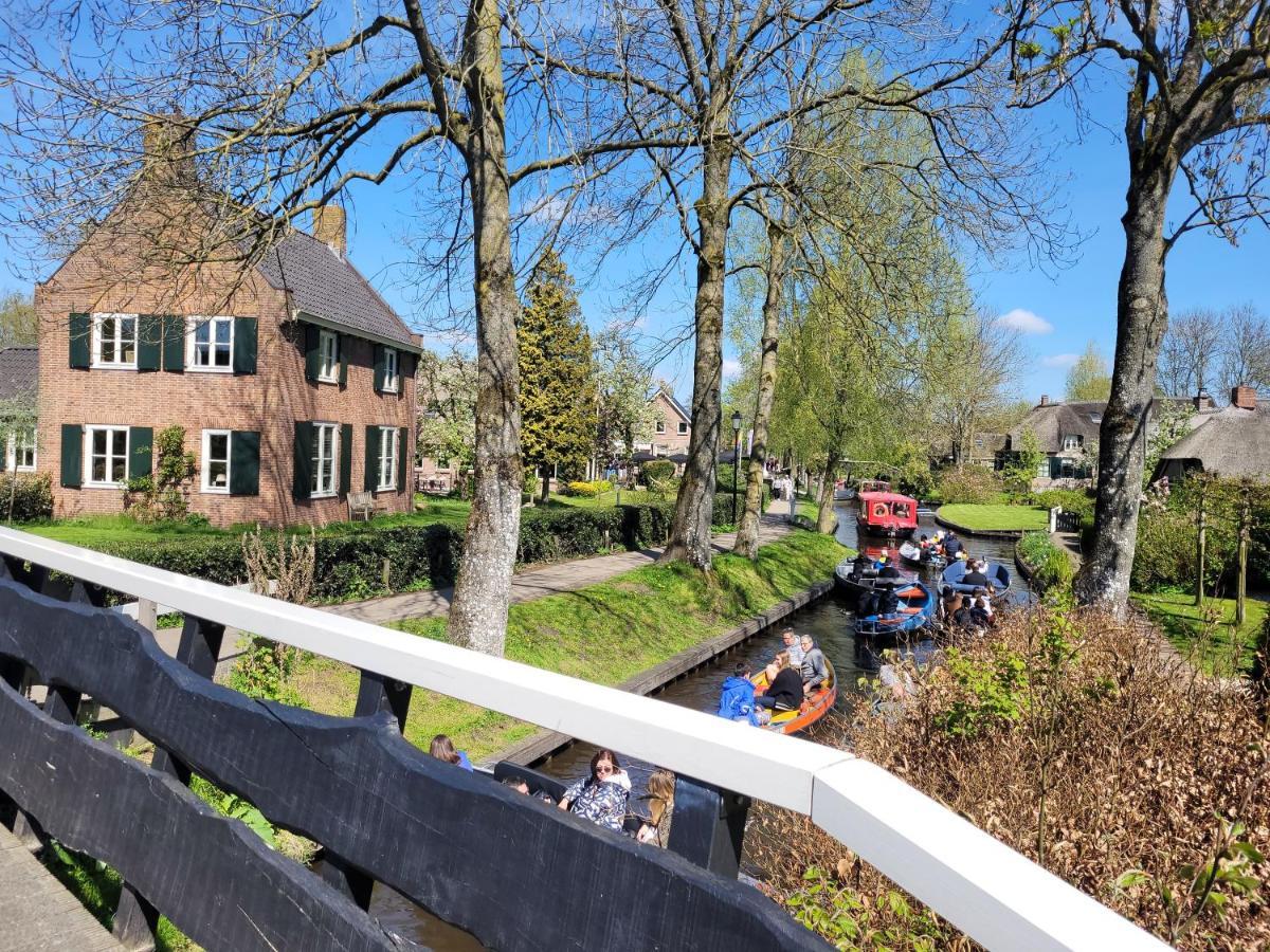 B&B Villa Giethoorn - Canalview, Privacy & Parking Exterior photo