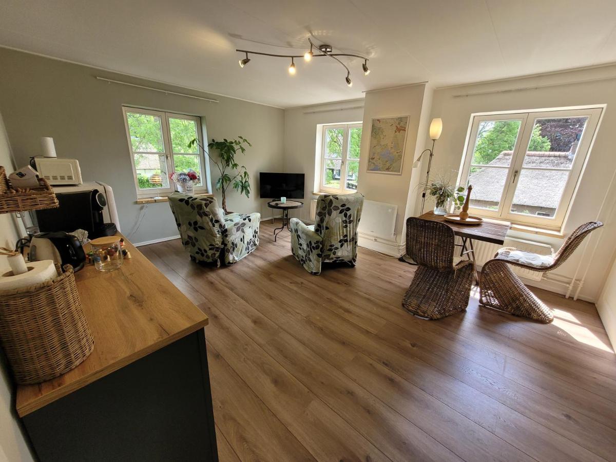 B&B Villa Giethoorn - Canalview, Privacy & Parking Exterior photo