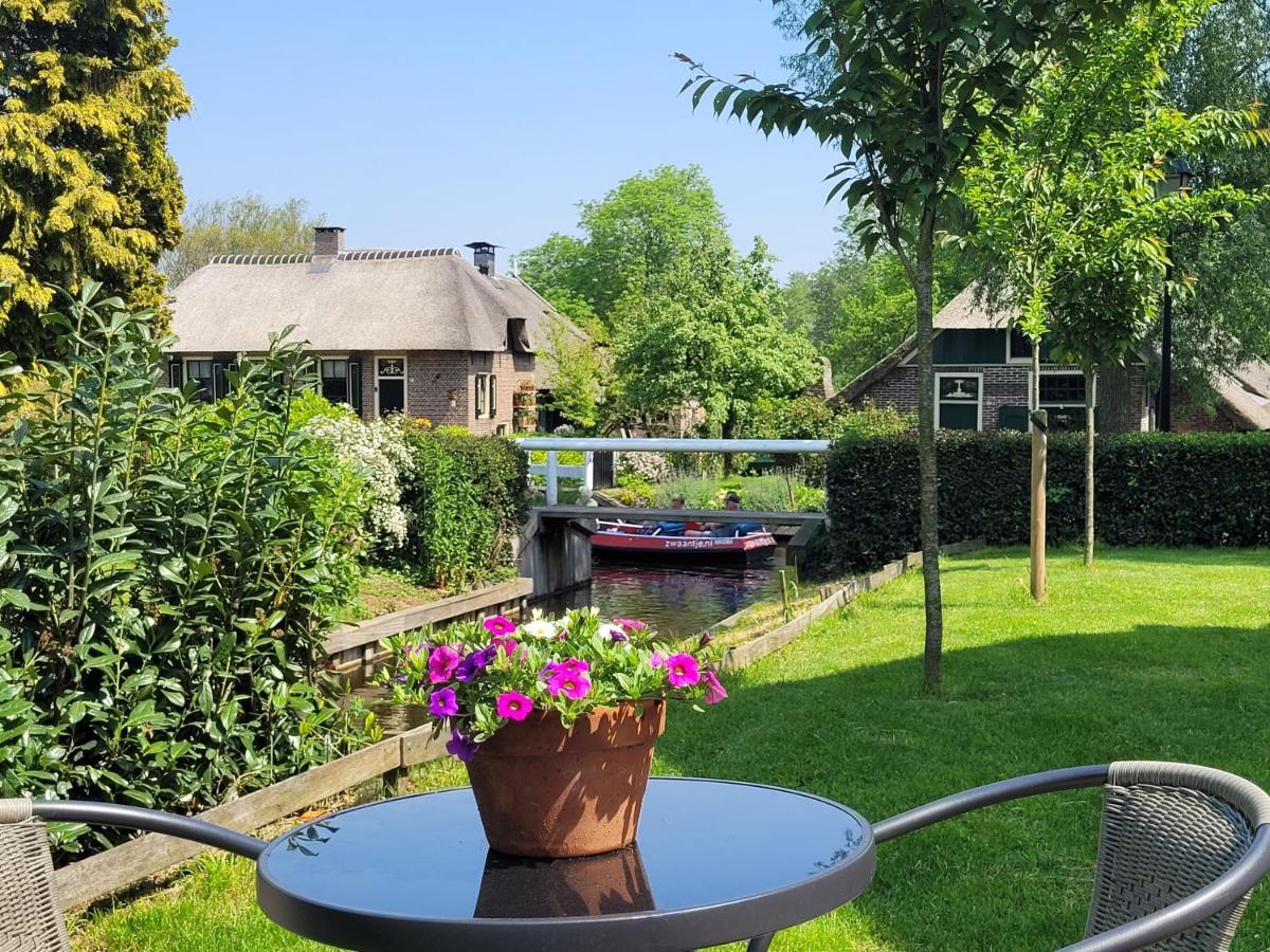 B&B Villa Giethoorn - Canalview, Privacy & Parking Exterior photo